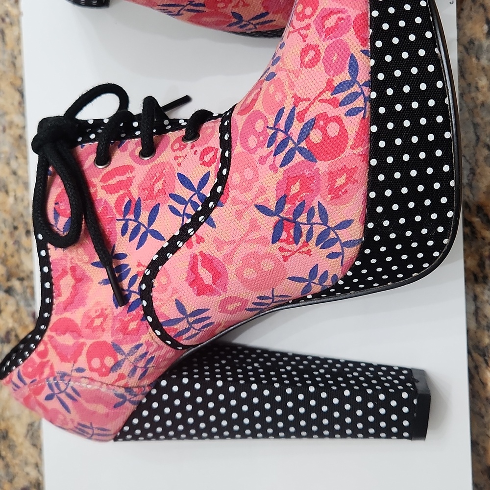 Iron Fist pink heels, woman's size 5